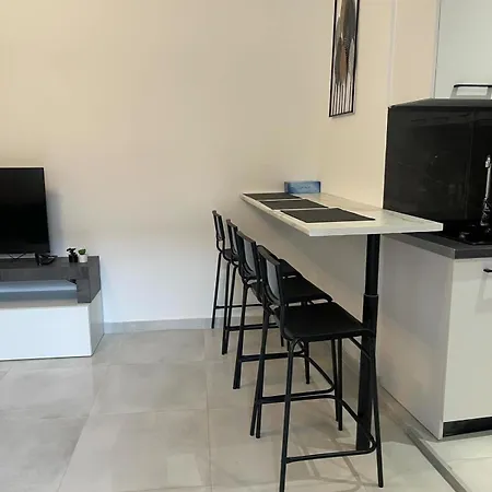 Three With 2 Baths In Evosmos