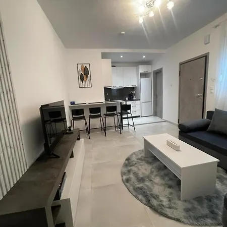 Three With 2 Baths In Evosmos Thessaloniki