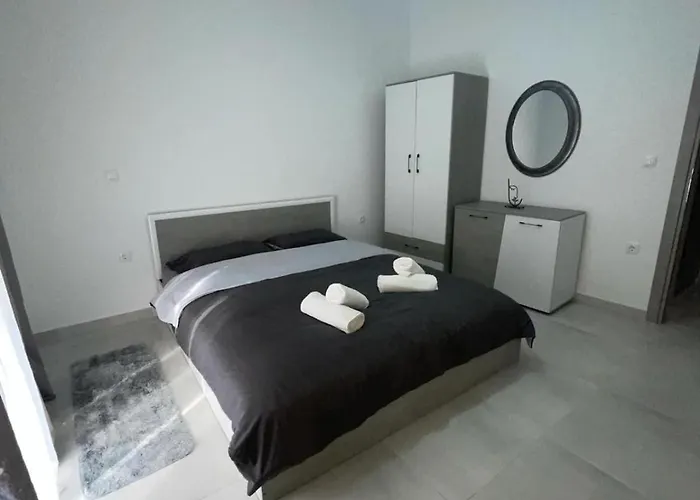 Three With 2 Baths In Evosmos *