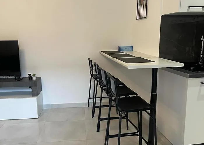 Three With 2 Baths In Evosmos