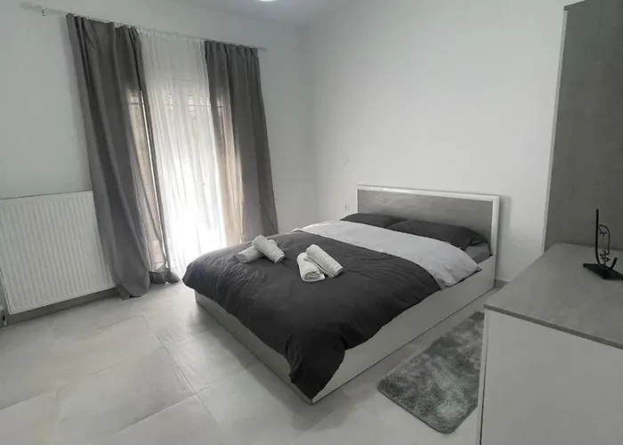 Three With 2 Baths In Evosmos Salonic