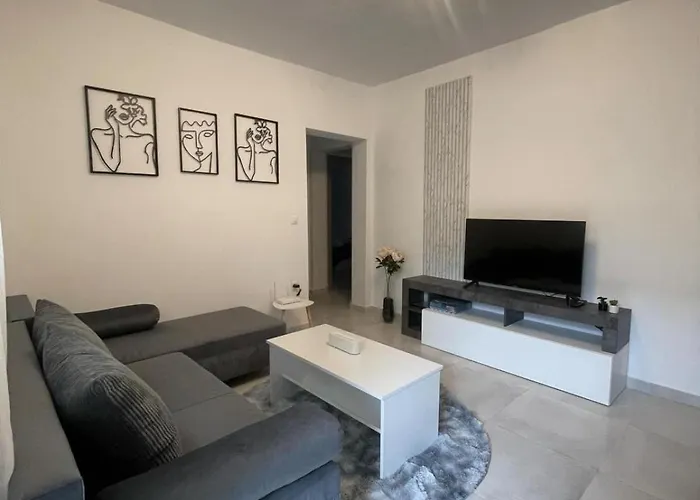 Three With 2 Baths In Evosmos Apartamento Tessalónica