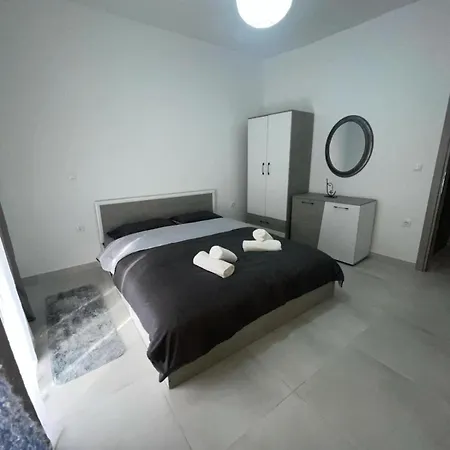 Three With 2 Baths In Evosmos *